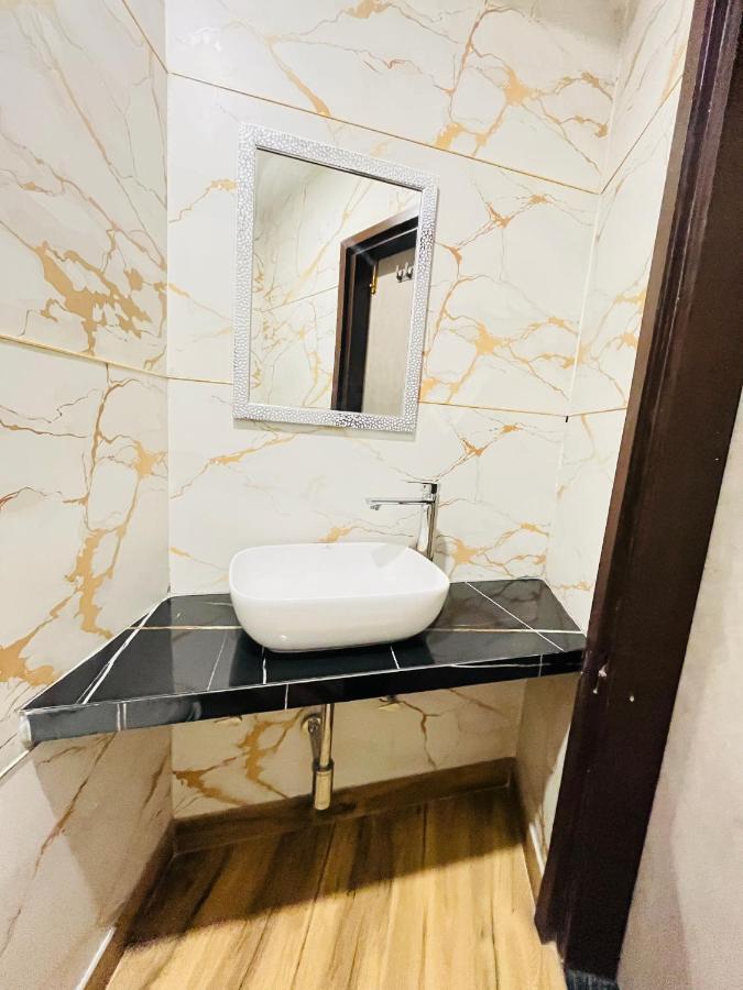 Hotel Red Stone Inn - Near New Delhi Railway Station - Paharganj Exterior foto