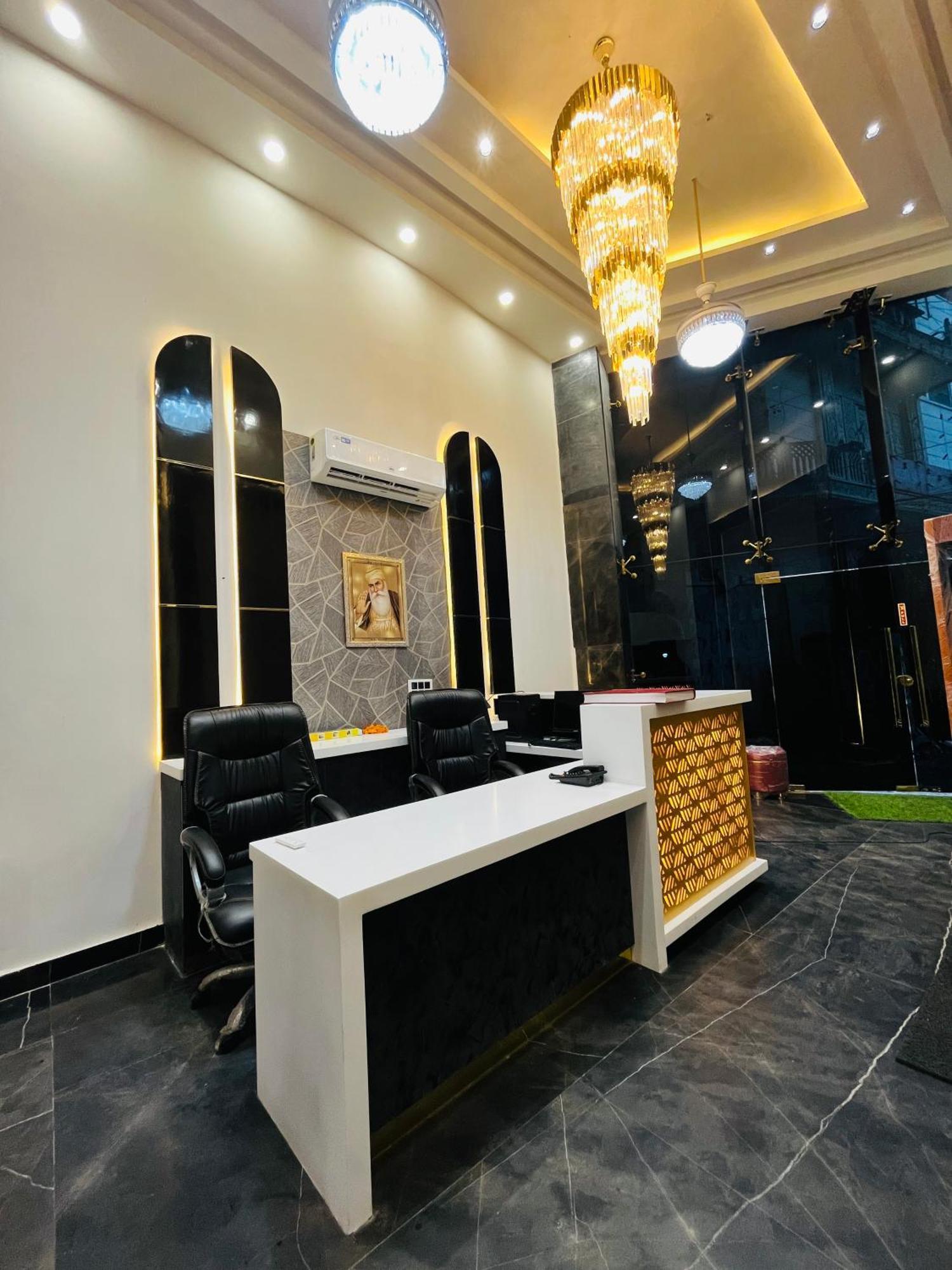 Hotel Red Stone Inn - Near New Delhi Railway Station - Paharganj Exterior foto