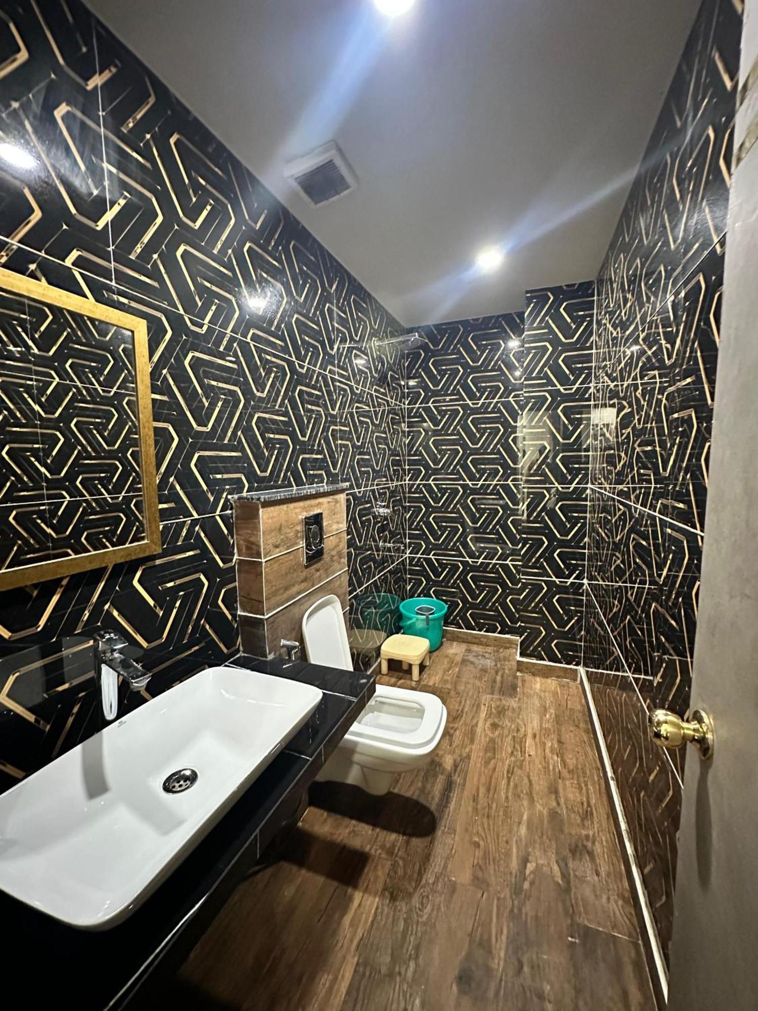 Hotel Red Stone Inn - Near New Delhi Railway Station - Paharganj Exterior foto